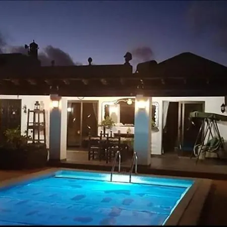 Sleeps 6 Pool Wifi 빌라